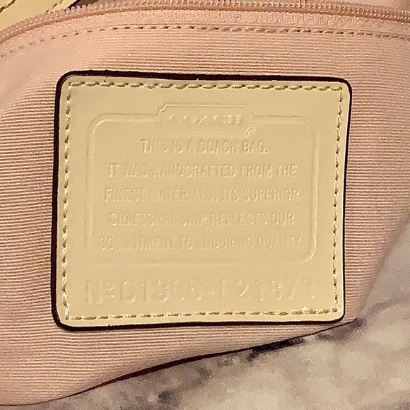 🌻 COACH F21873 🌻 LIGHT KHAKI WHITE SIGNATURE LOGO CONVERTIBLE HOBO MSRP $388 - Picture 9 of 9